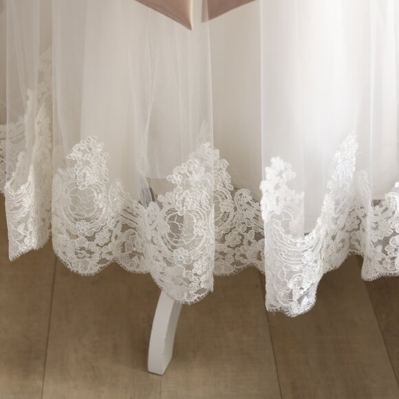 Girls Formal Ivory Tulle Embroidered Lace Champagne Bow Sash Size 14 NWT - Picture 4 of 9